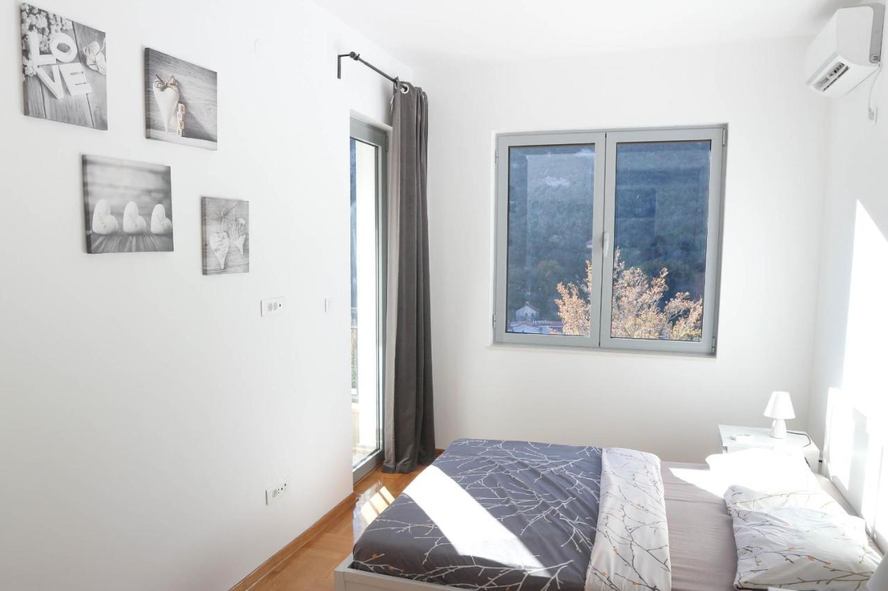 Lavender Bay Apartments D3 Or D5 I By Andreas Crivellaro Donji Morinj Ngoại thất bức ảnh